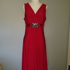 💟 Stunning jeweled red dress